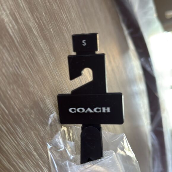 Coach signature belt tan/Brown size Small NWT in packaging - Picture 4 of 4